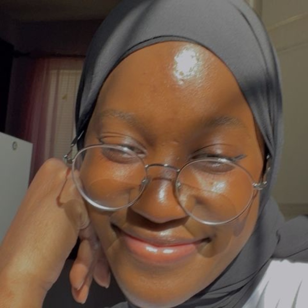 Meet your Posher, Fatim